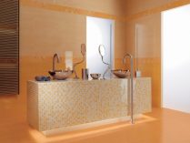 Baño colorido en tonos naranjas